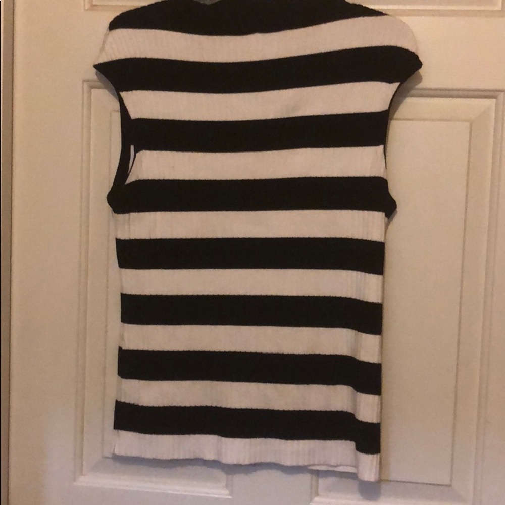 Calvin Klein. Black and white Sleeveless Top
